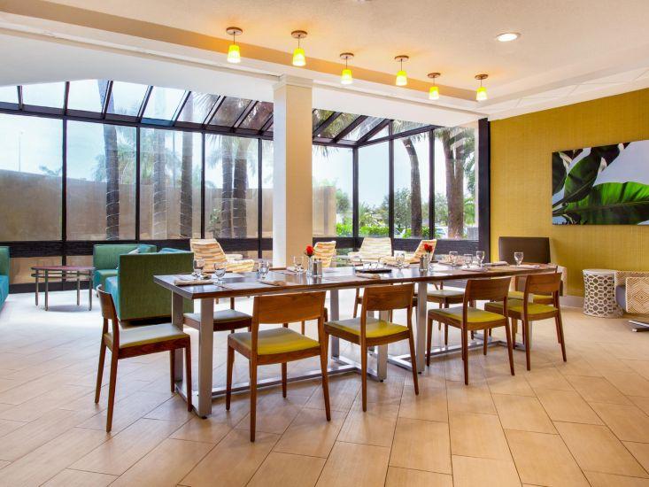 Holiday Inn Miami West - Airport Area By Ihg Хайлиа-Гарденс Экстерьер фото